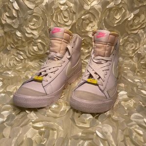 Nike Blazer Sneakers